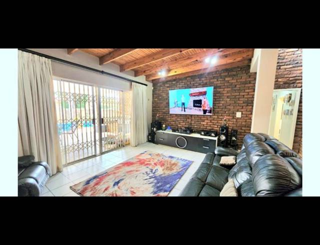 4 BEDROOM HOUSE FOR SALE IN EDLEEN